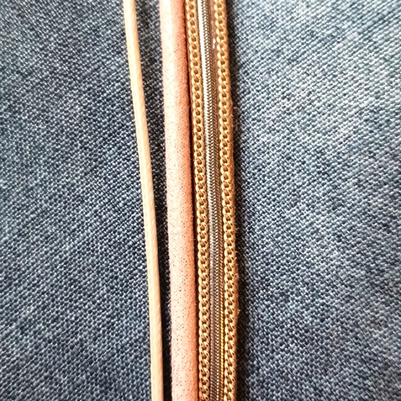 Pink wrap-around bracelet - Picture 4 of 4